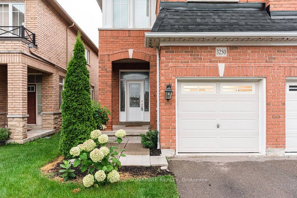 3250 Sunlight Street, Mississauga, ON L5M 0G7 – photo 2