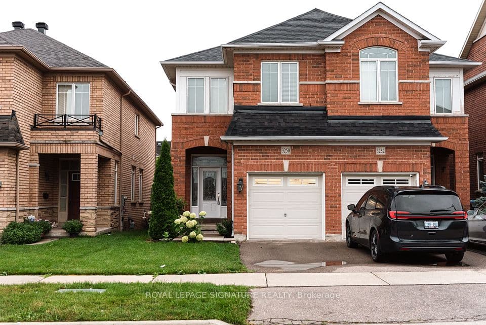 3250 Sunlight Street, Mississauga, ON L5M 0G7 – main photo