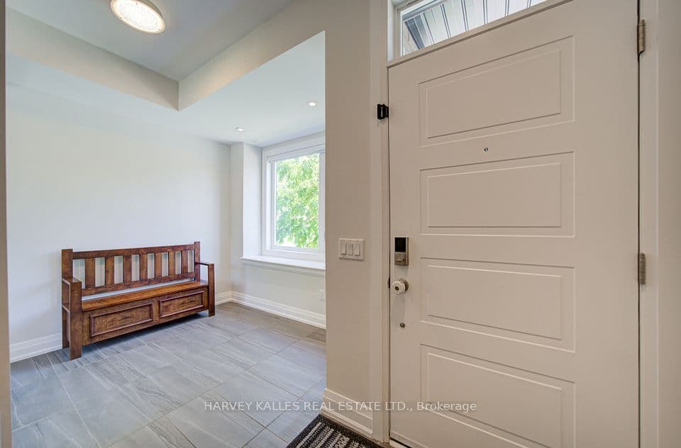 1130A Islington Avenue, Toronto, ON M8Z 0G6 – photo 2