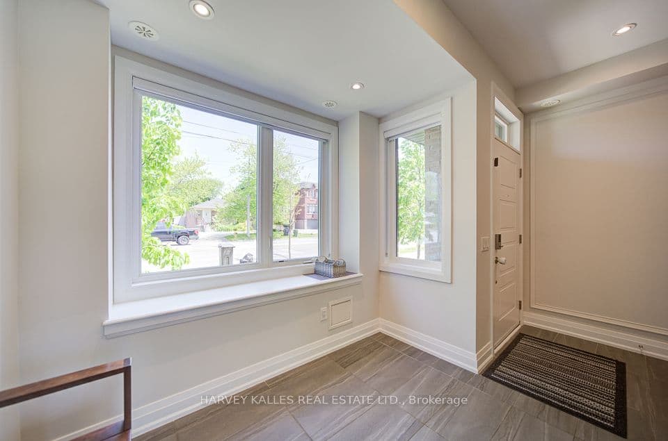 1130A Islington Avenue, Toronto, ON M8Z 0G6 – photo 3