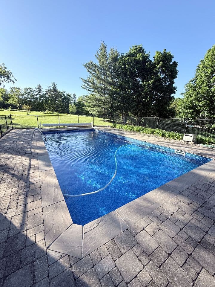 26 Kennedy Road, Caledon, ON L7C 2A7 – main photo