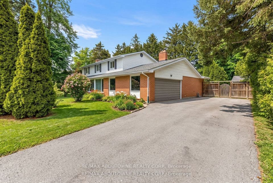 145 Wolfdale Avenue, Oakville, ON L6L 4R9 – main photo