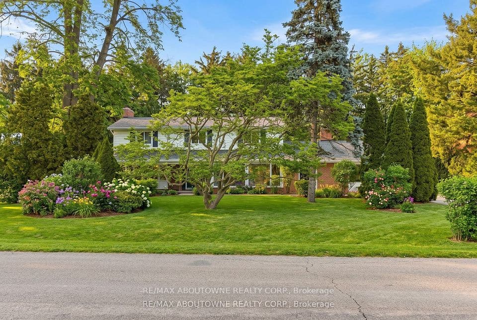 145 Wolfdale Avenue, Oakville, ON L6L 4R9 – photo 2