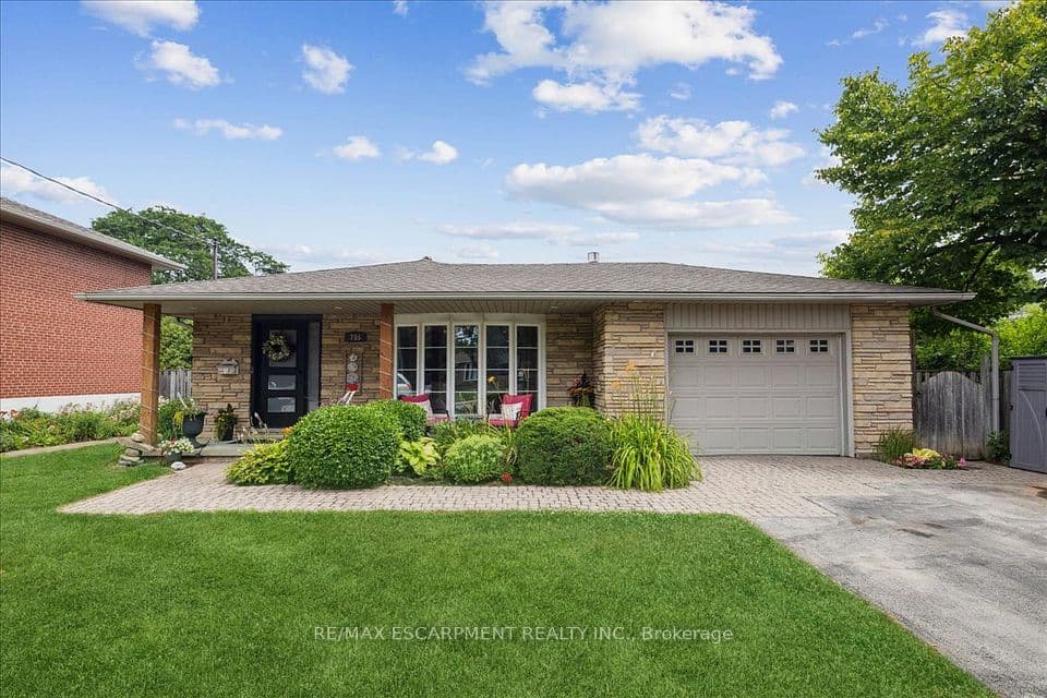 755 Parker Crescent, Burlington, ON L7R 3A5 – photo 2