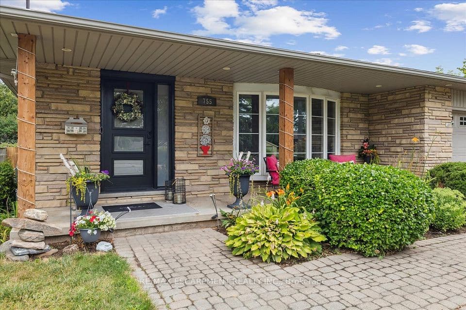 755 Parker Crescent, Burlington, ON L7R 3A5 – photo 3