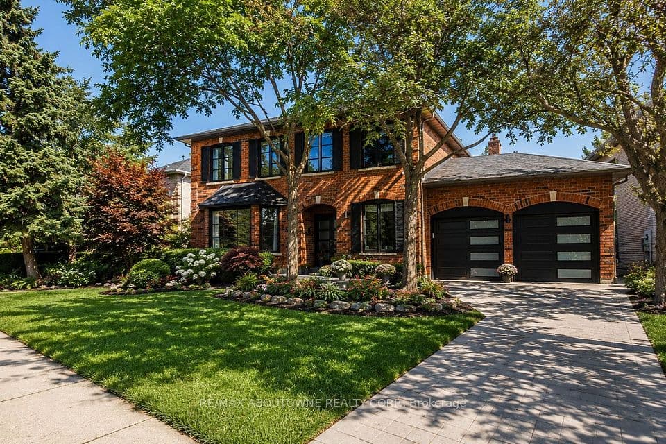 1319 Greeneagle Drive, Oakville, ON L6M 2N1 – photo 2