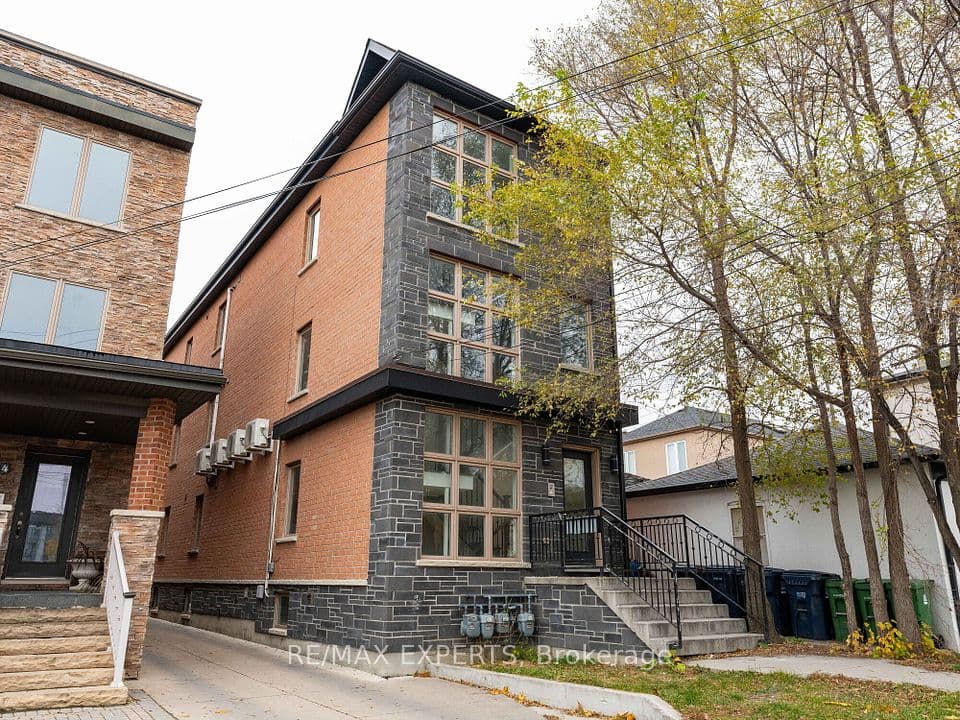 2 Hyde Avenue, Toronto, ON M6M 1J3 – main photo