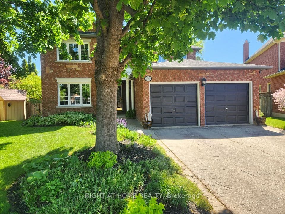 560 Chagall Court, Mississauga, ON L5R 3A8 – photo 2
