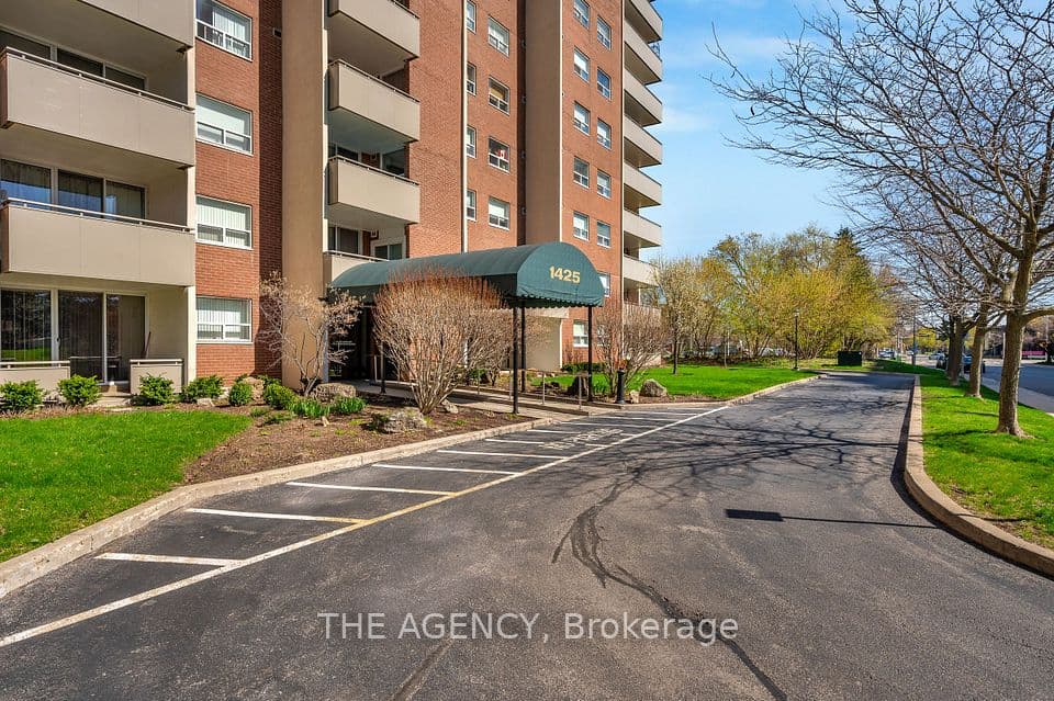 1425 Ghent Avenue 308, Burlington, ON L7S 1X5 – photo 2