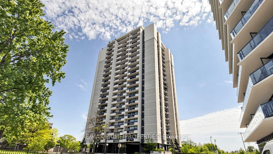 1455 Lawrence Avenue W 1404, Toronto, ON M6L 1B1 – main photo