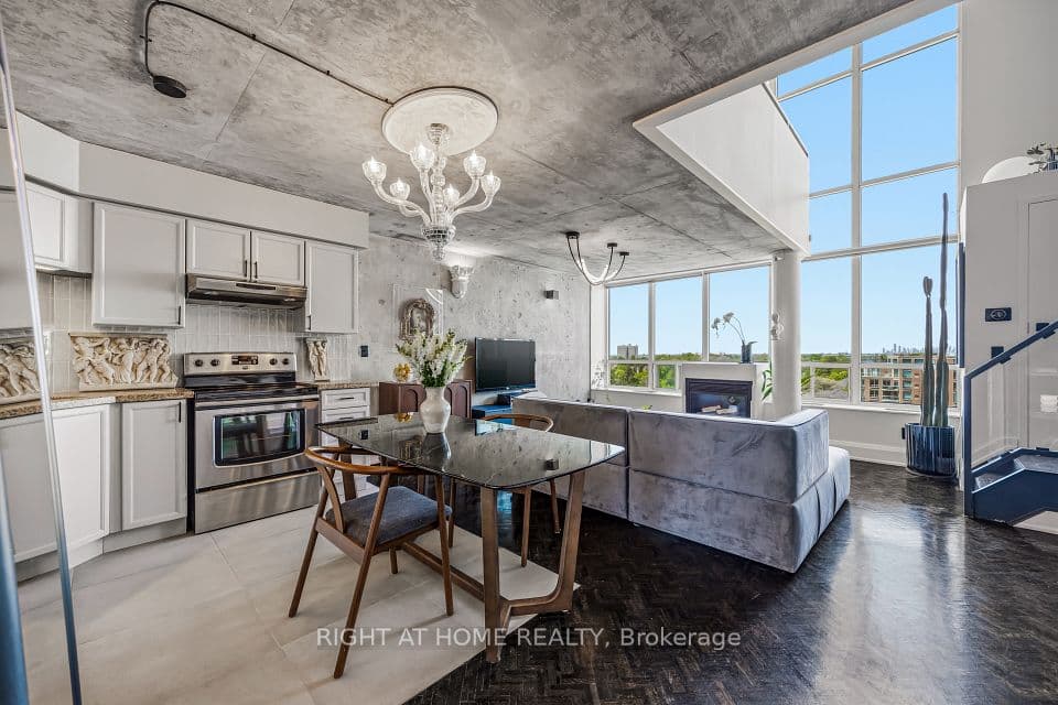 250 Manitoba Street 612, Toronto, ON M8Y 4G8 – main photo