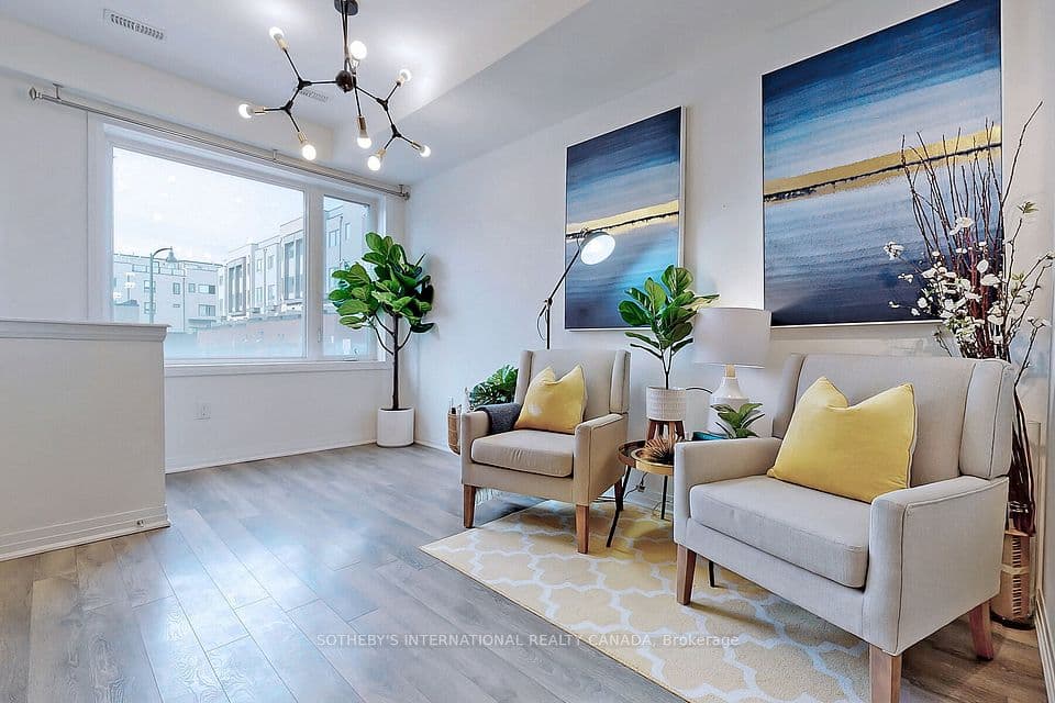 27 Thomas Mulholland Drive, Toronto, ON M3K 0A8 – photo 3