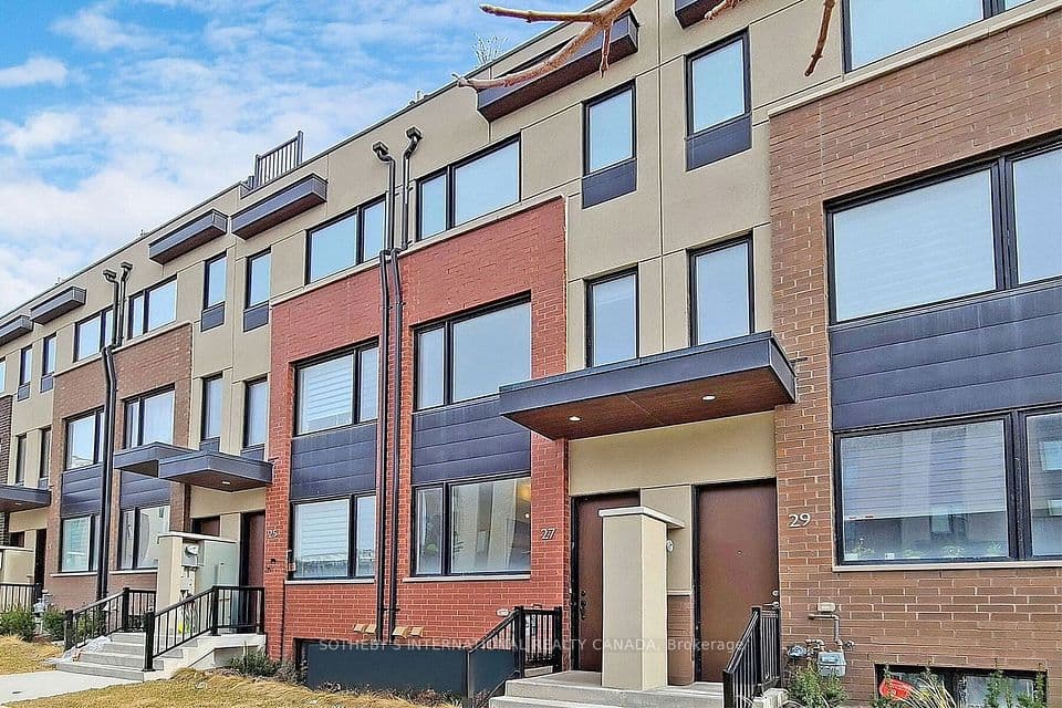 27 Thomas Mulholland Drive, Toronto, ON M3K 0A8 – photo 2
