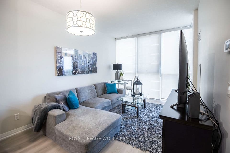 75 Eglinton Avenue W 1601, Mississauga, ON L5R 0E5 – photo 3