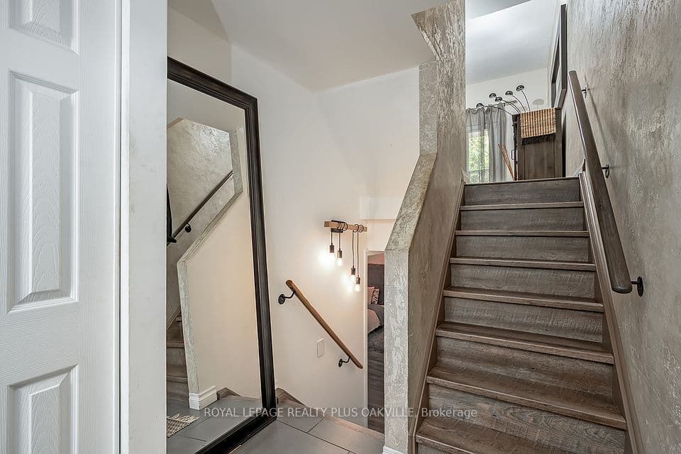 1051 Cedarglen Gate 51, Mississauga, ON L5C 3A7 – photo 3