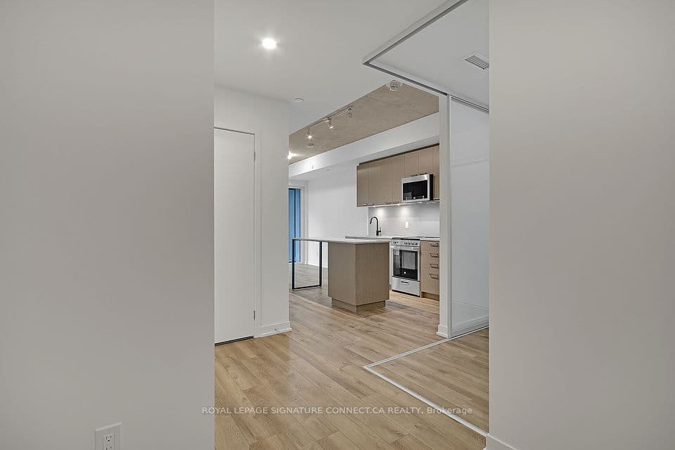1808 St Clair Avenue 410, Toronto, ON M6N 0C1 – photo 2