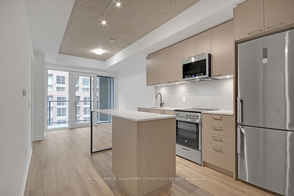 1808 St Clair Avenue 410, Toronto, ON M6N 0C1 – main photo