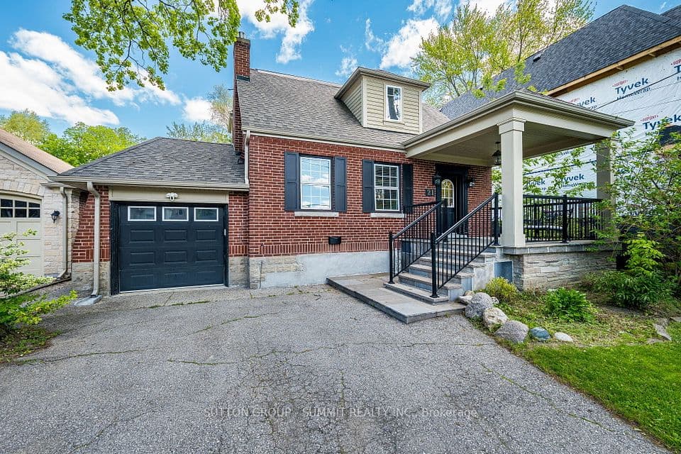 21 Cumberland Drive, Mississauga, ON L5G 3M7 – photo 2