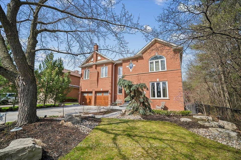 2203 Winding Woods Drive, Oakville, ON L6H 5T9 – photo 2