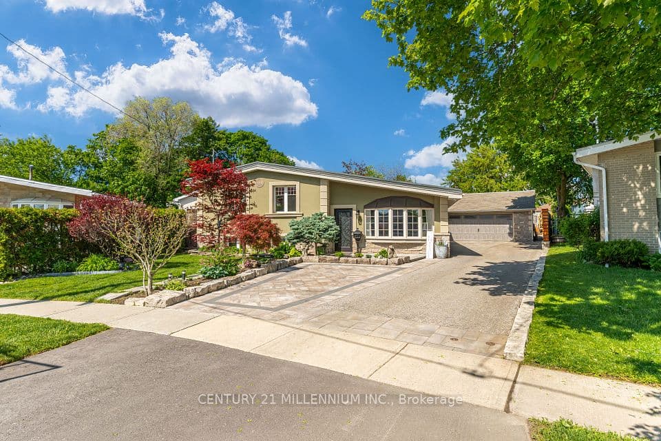 26 Alston Court, Brampton, ON L6W 3B6 – main photo