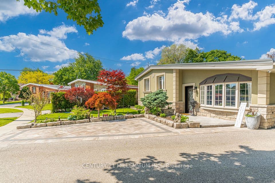 26 Alston Court, Brampton, ON L6W 3B6 – photo 2