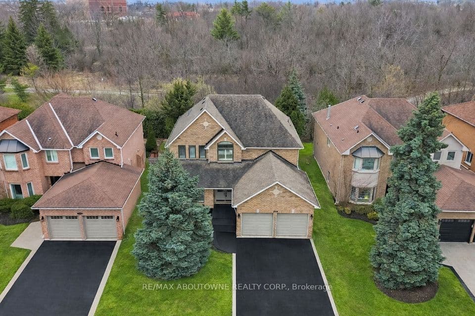 2208 Brays Lane, Oakville, ON L6M 3J7 – photo 2
