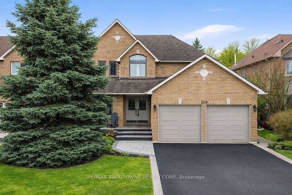 2208 Brays Lane, Oakville, ON L6M 3J7 – main photo
