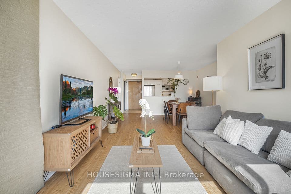 22 Southport Street 438, Toronto, ON M6S 4Y9 – photo 3