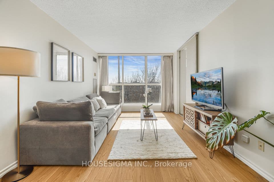 22 Southport Street 438, Toronto, ON M6S 4Y9 – photo 2