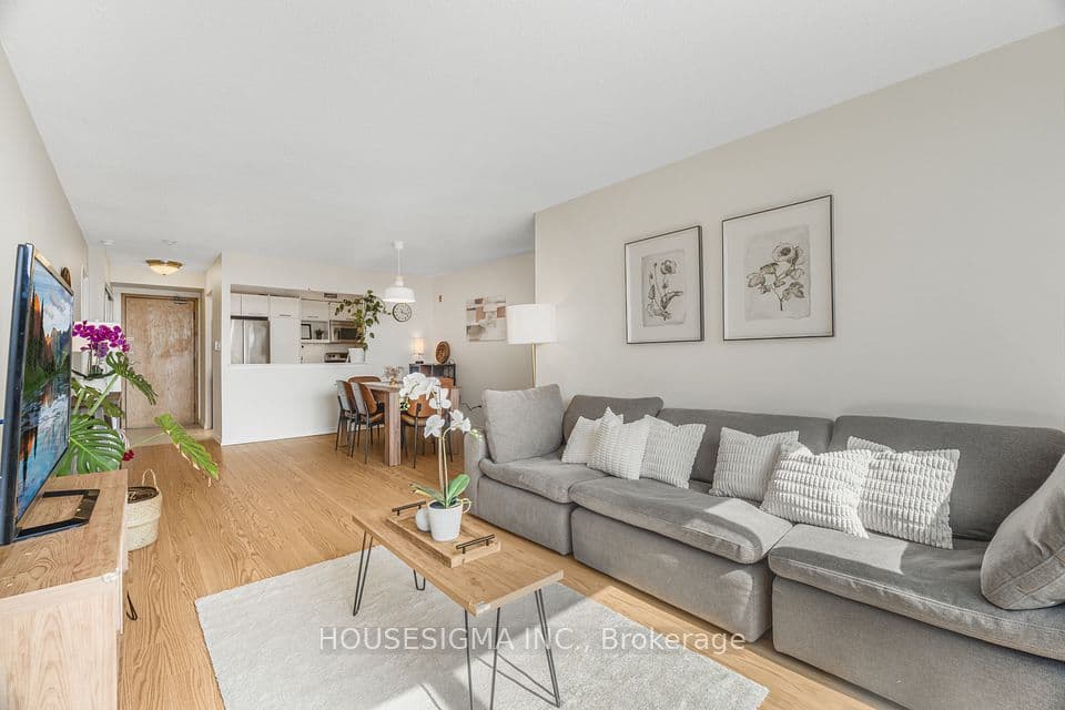 22 Southport Street 438, Toronto, ON M6S 4Y9 – main photo