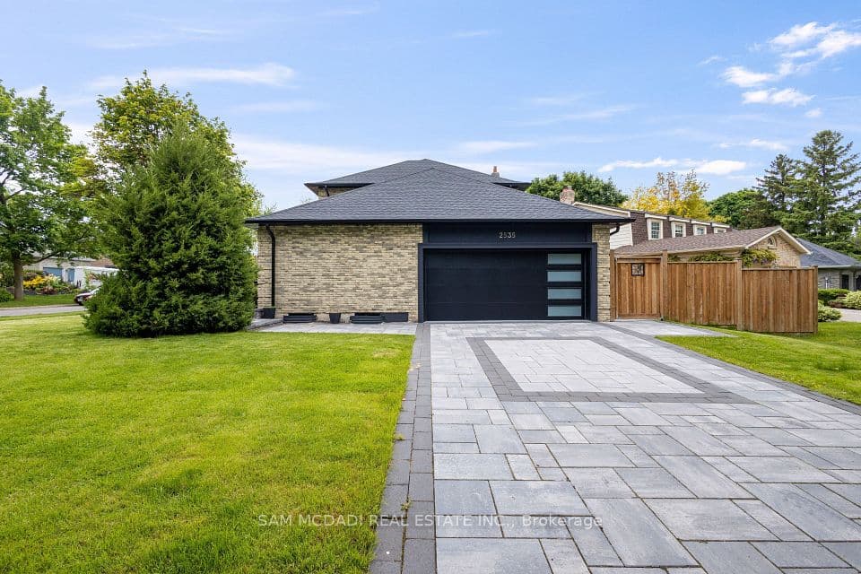 2535 Robin Drive, Mississauga, ON L5K 2G2 – photo 2