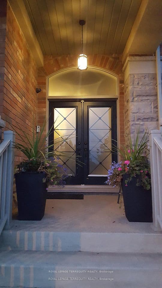 19 Black Diamond Crescent, Brampton, ON L6X 0V8 – photo 2
