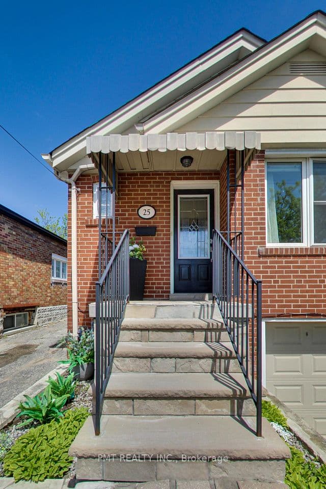 25 Ronald Avenue, Toronto, ON M6E 4M5 – photo 3