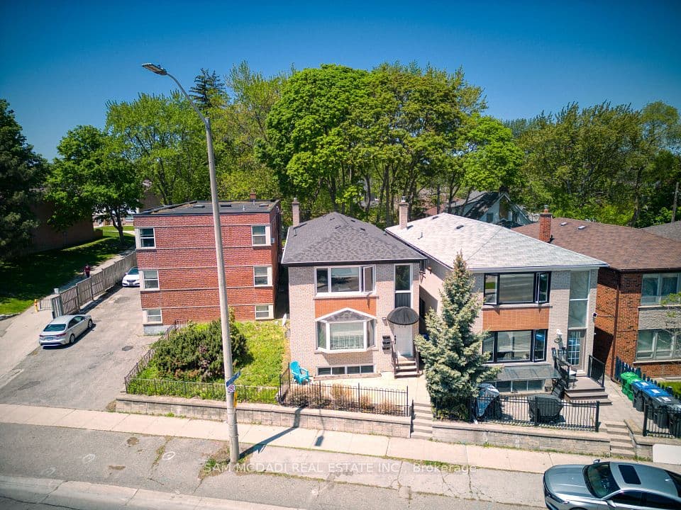 378 Lakeshore Road W, Mississauga, ON L5H 1H5 – photo 2