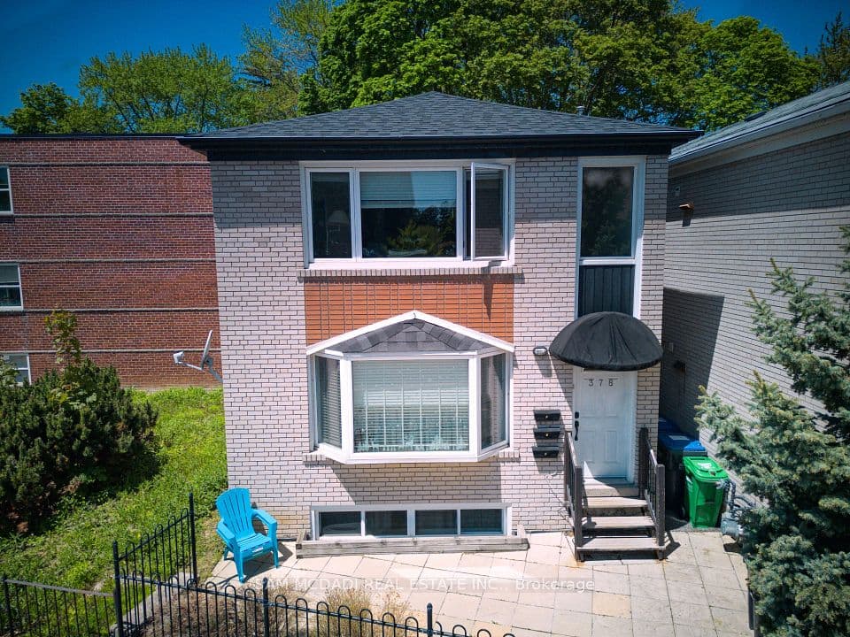 378 Lakeshore Road W, Mississauga, ON L5H 1H5 – main photo