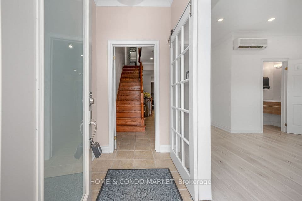 194 Lakeshore Road W, Mississauga, ON L5H 1G6 – photo 3