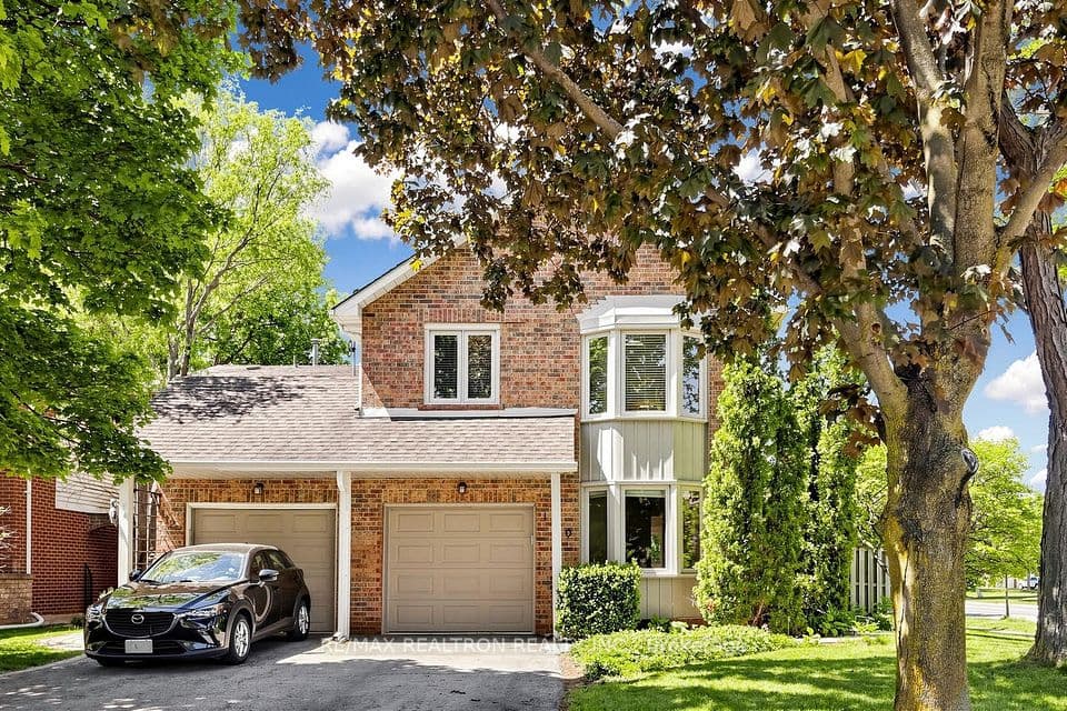 1120 Potters Wheel Crescent, Oakville, ON L6M 1J2 – main photo