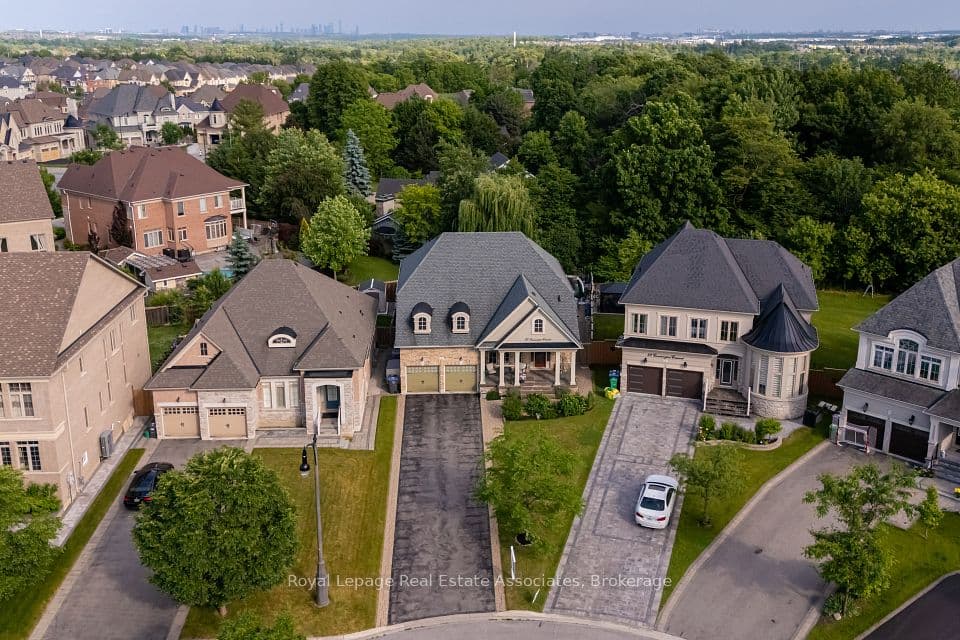 20 Cannington Crescent, Brampton, ON L6X 0W6 – main photo