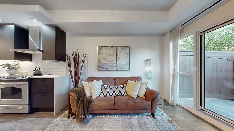 165 Legion Road N 434, Toronto, ON M8Y 0A1 – main photo