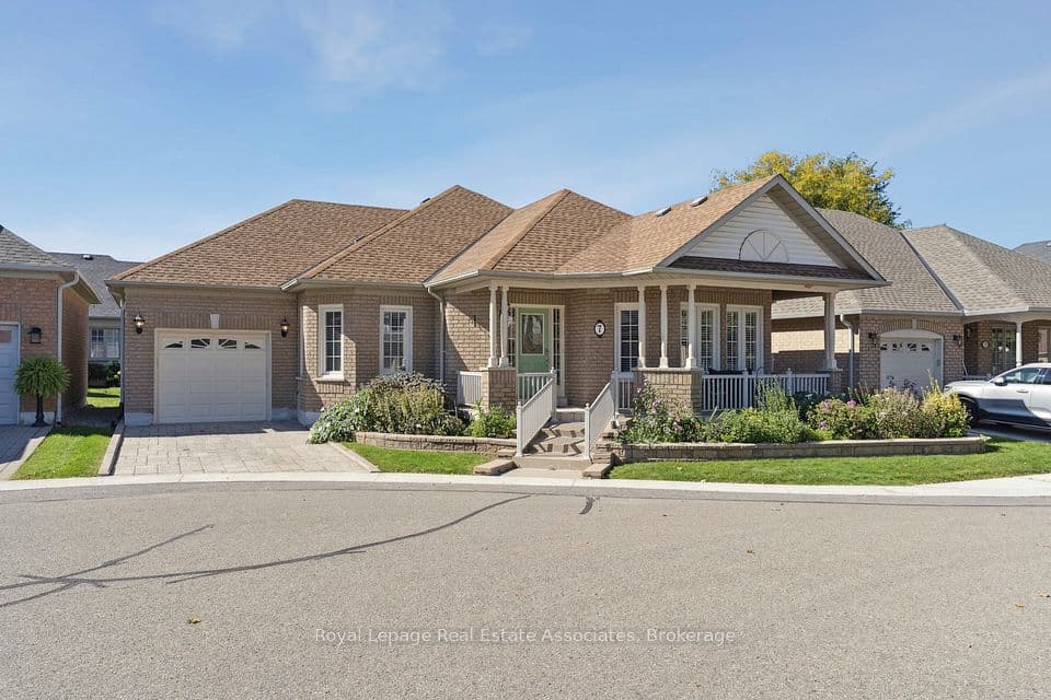7 Powder Mill Court, Brampton, ON L6R 1W5 – photo 3
