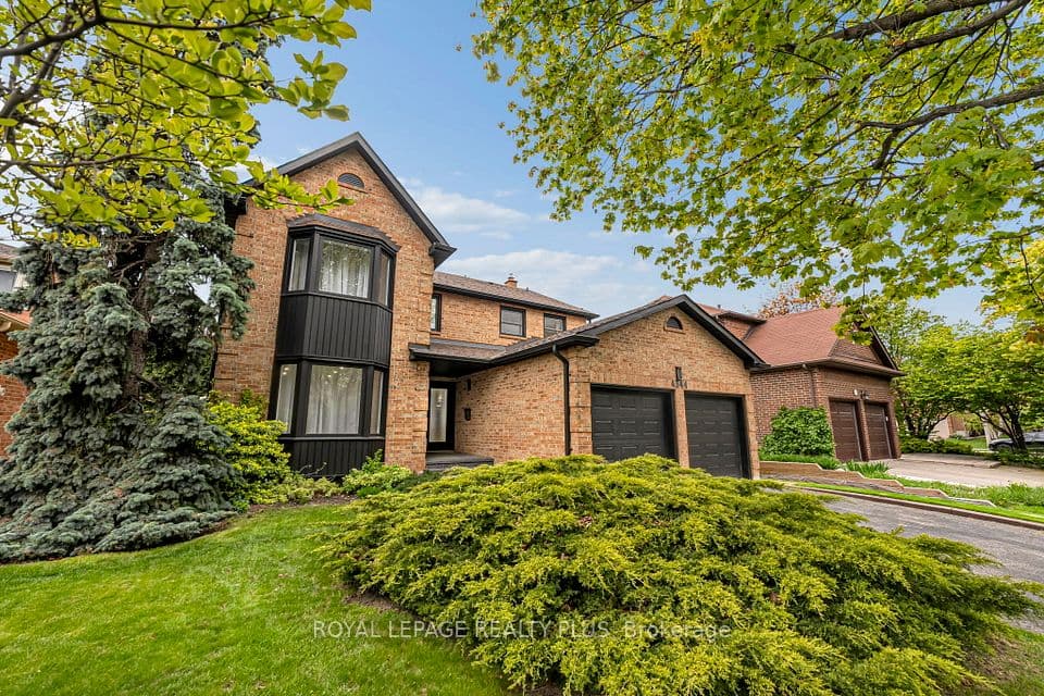 4344 Dallas Court, Mississauga, ON L4W 4G7 – main photo