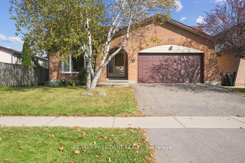 384 Centre Street N, Brampton, ON L6V 3L6 – main photo