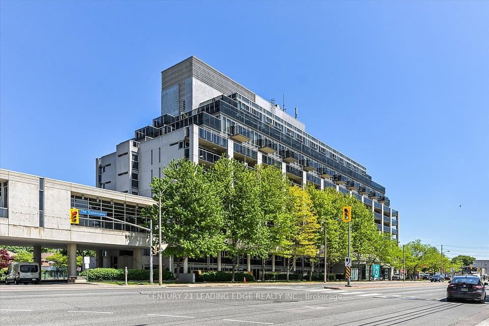 1040 The Queensway 710, Toronto, ON M8Z 0A7 – main photo