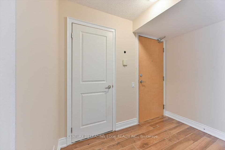 1040 The Queensway 710, Toronto, ON M8Z 0A7 – photo 3