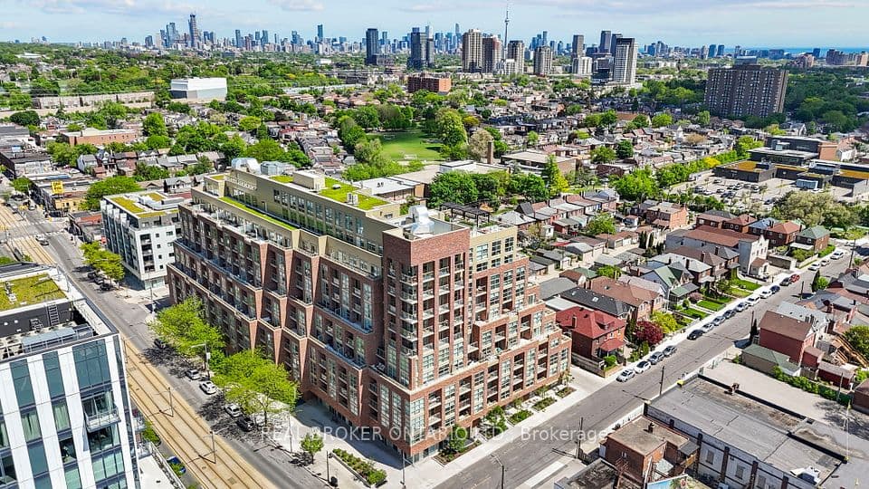 1787 St Clair Avenue W 920, Toronto, ON M6N 0B7 – photo 2