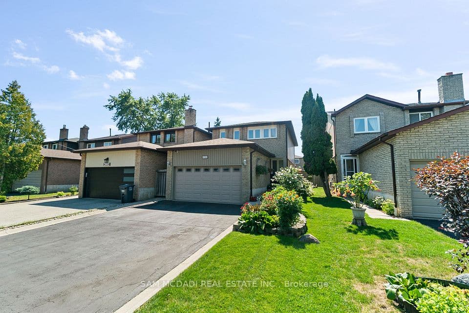 4260 SHELBY Crescent, Mississauga, ON L4W 3N5 – main photo