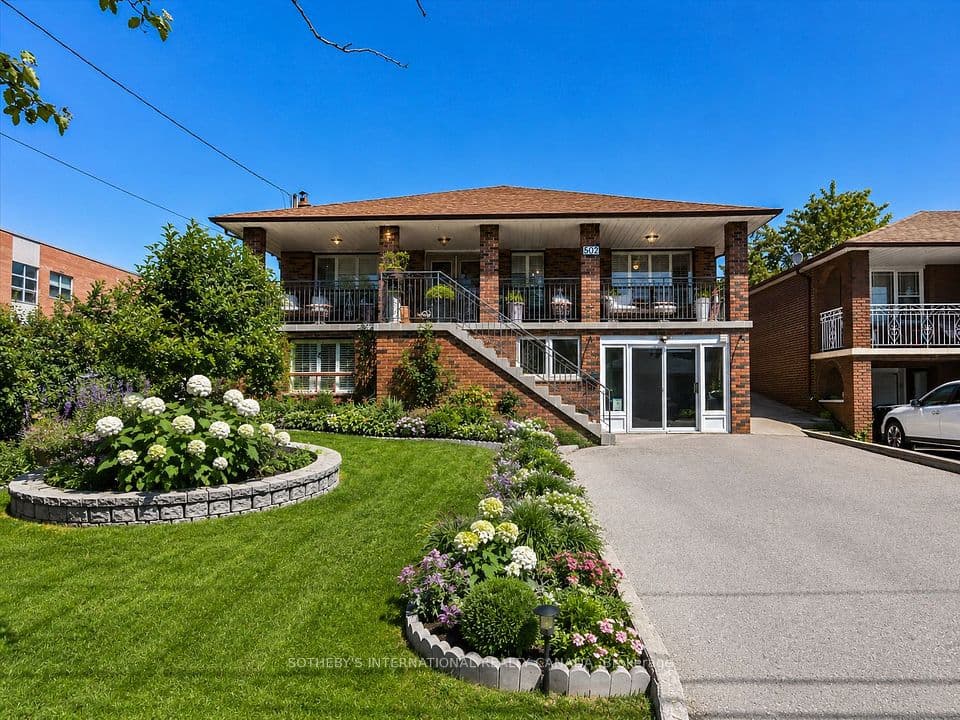 502 Queens Drive, Toronto, ON M6L 1M8 – main photo