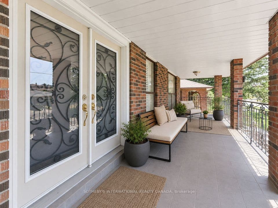 502 Queens Drive, Toronto, ON M6L 1M8 – photo 2