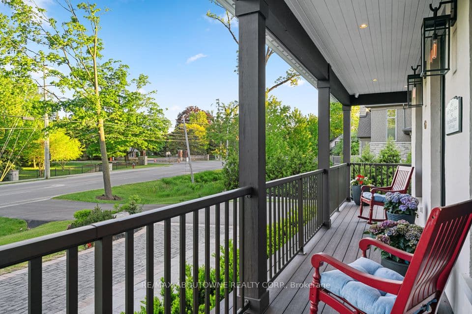 489 Lakeshore Road W, Oakville, ON L6K 1G4 – photo 2