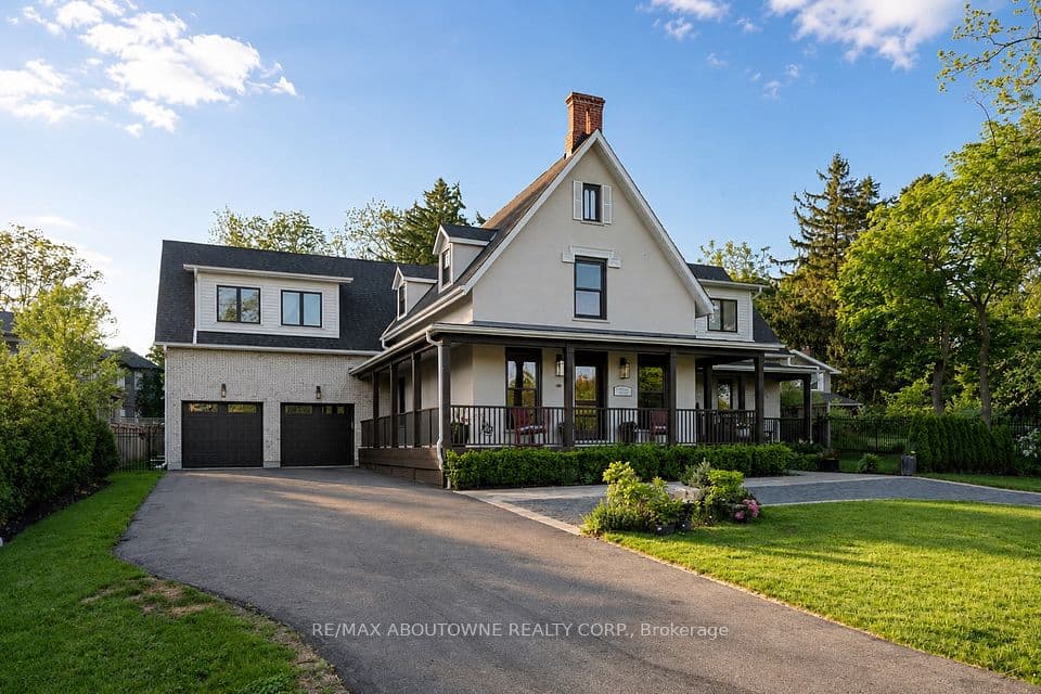489 Lakeshore Road W, Oakville, ON L6K 1G4 – main photo